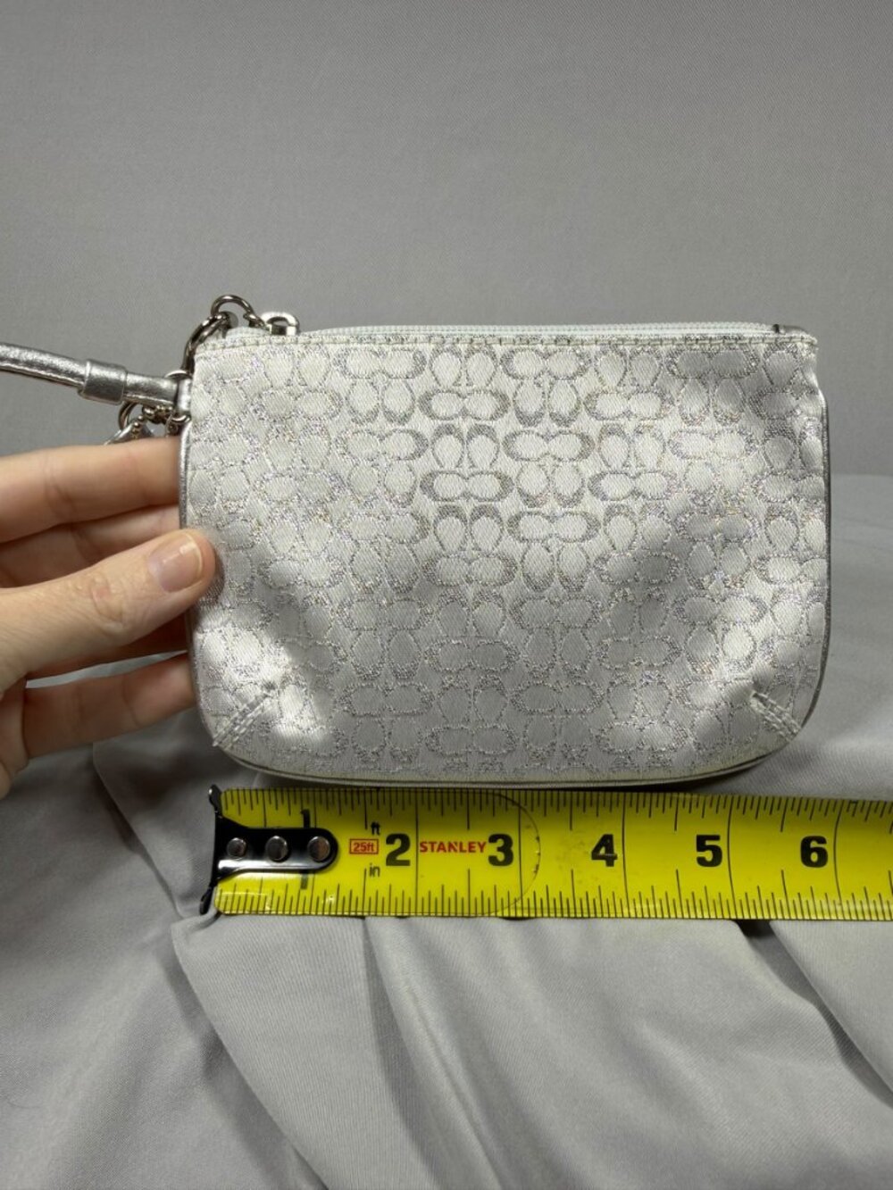 Coach F40317 Silver Metallic Signature C Wristlet NWT Y2K Glam - Picture 4 of 9